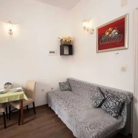 Angie Apartment