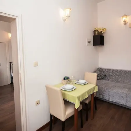 Angie Apartment